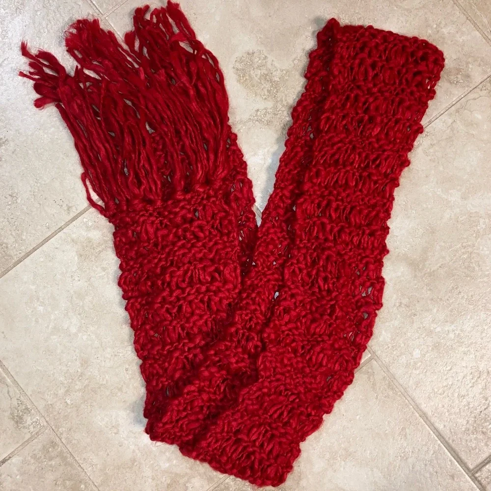 Red Scarf - Picture 1 of 2